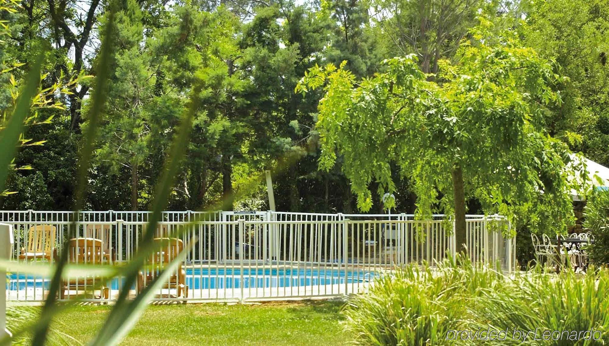 Ibis Budget Brignoles Provence エクステリア 写真
